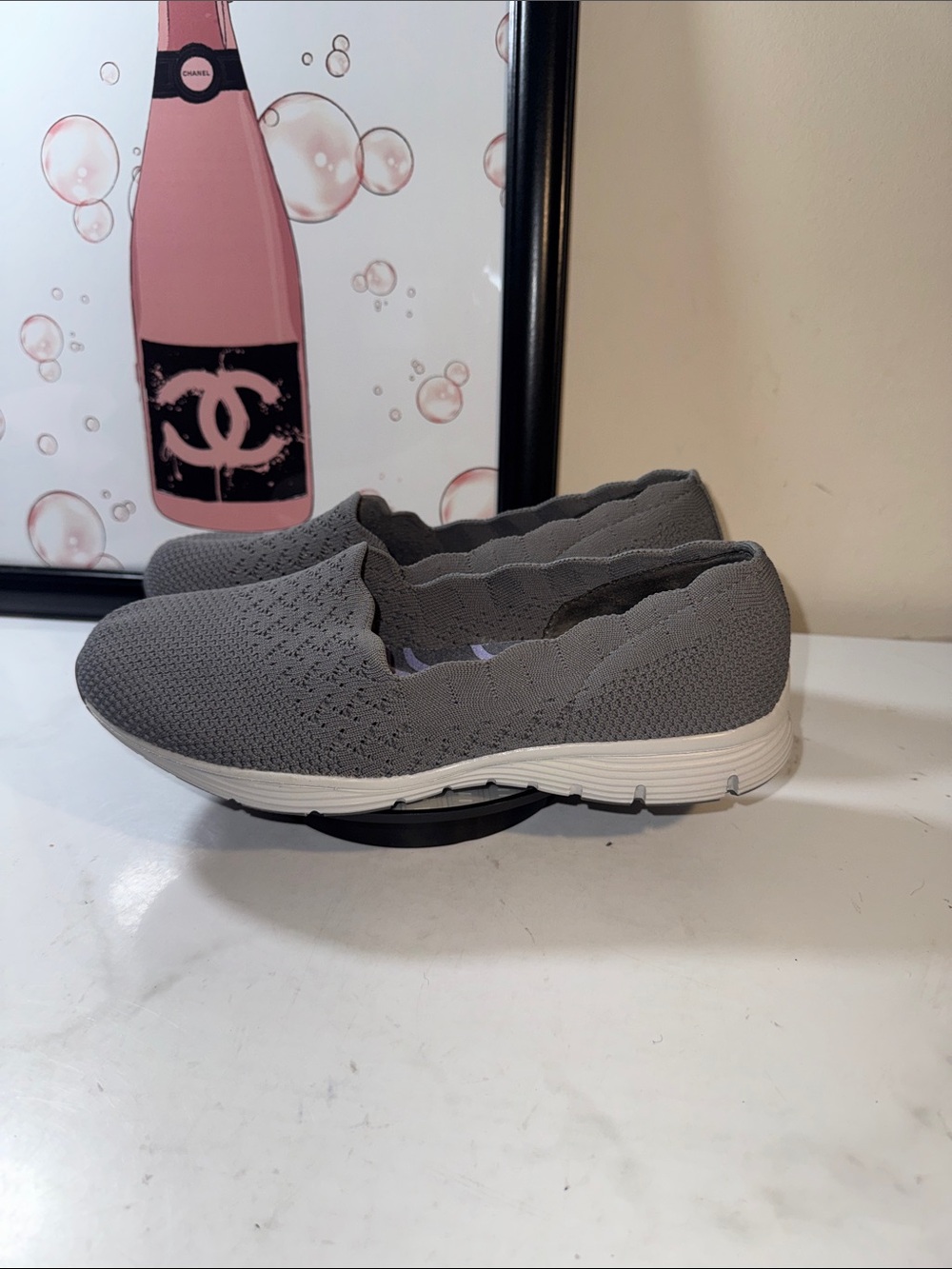 Skechers Seager Scallop Gray Knit Slip-On Sneakers - Women’s Size 8.5